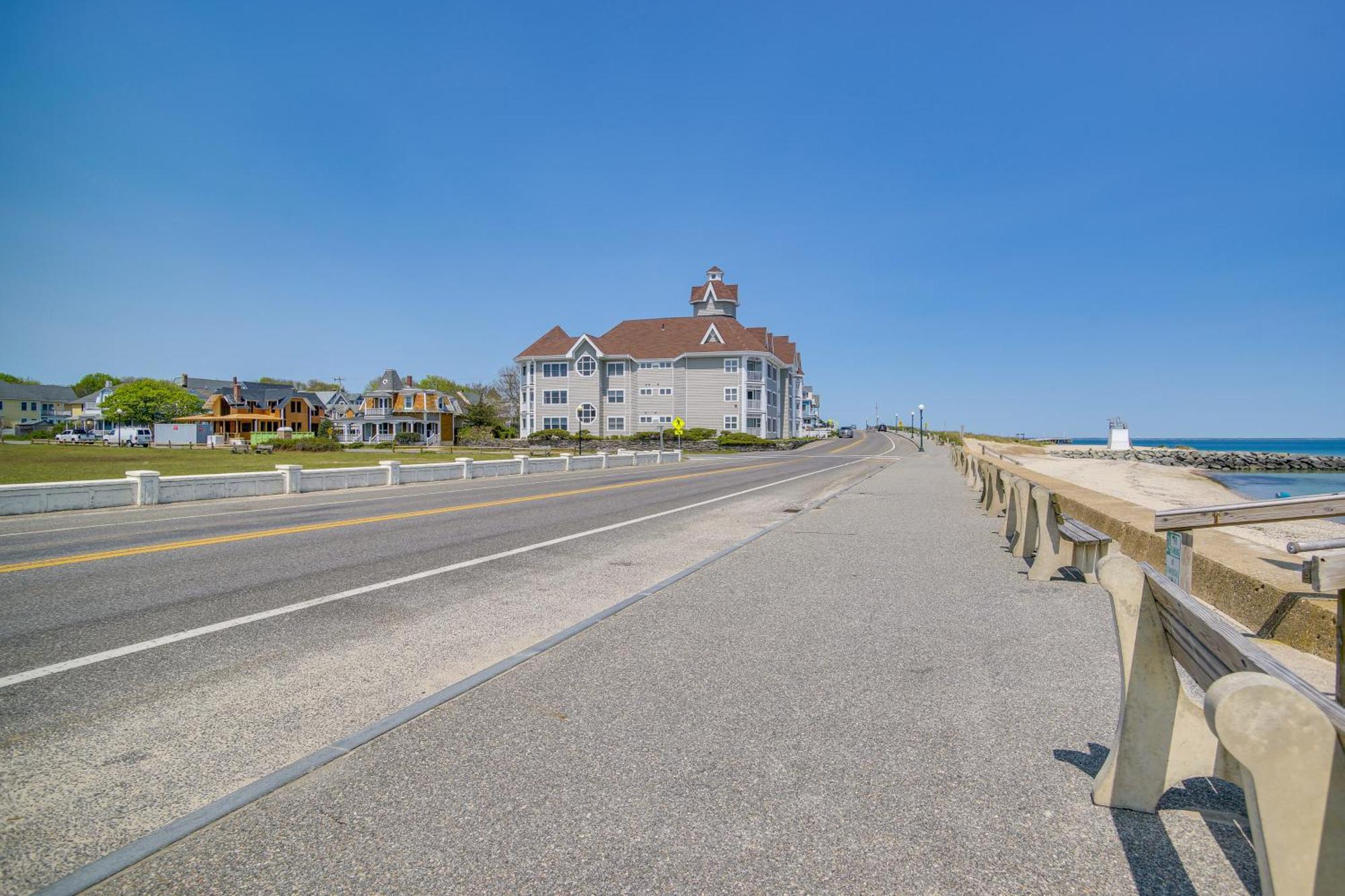 Breezy Oak Bluffs Condo - Steps To Inkwell Beach! エクステリア 写真