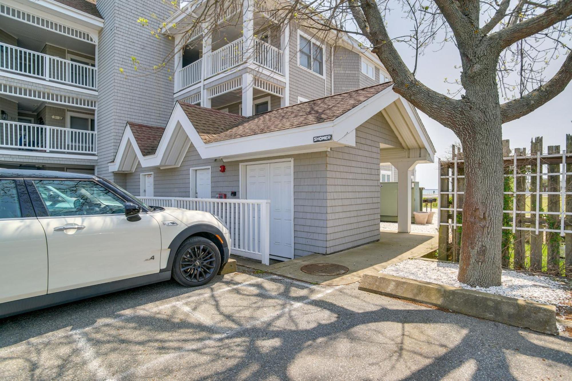 Breezy Oak Bluffs Condo - Steps To Inkwell Beach! エクステリア 写真